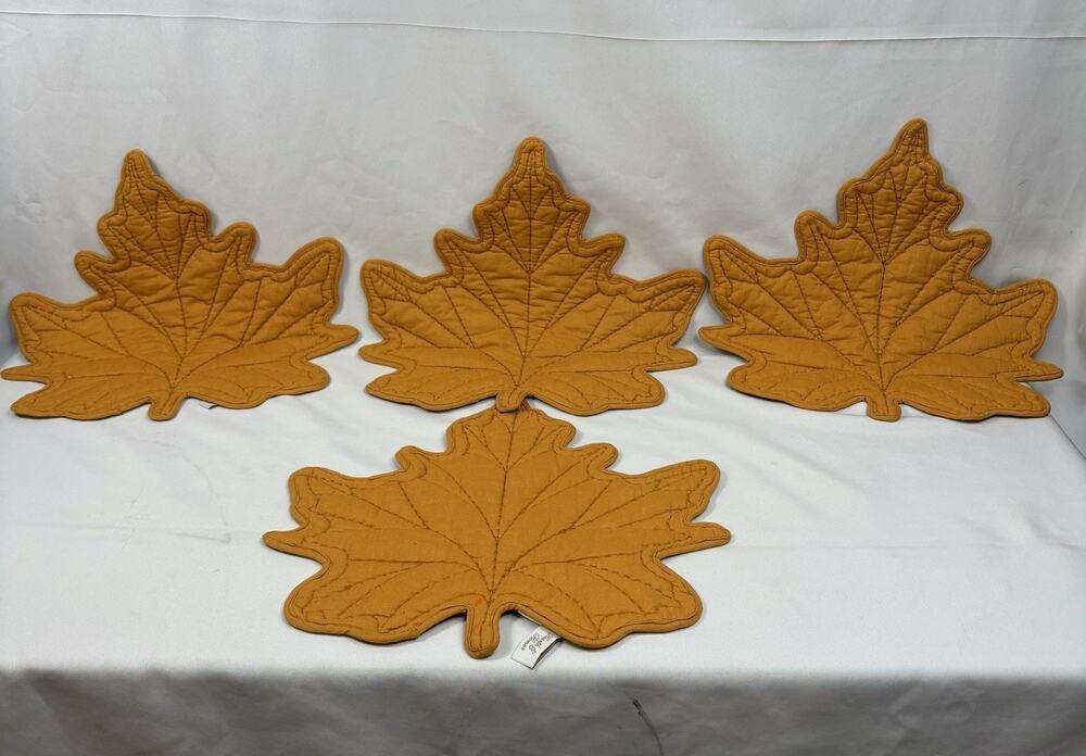 LEAF Hearth & Home Autumn Fall Placemat Set 4 Leaves Shaped Quilted Fabric